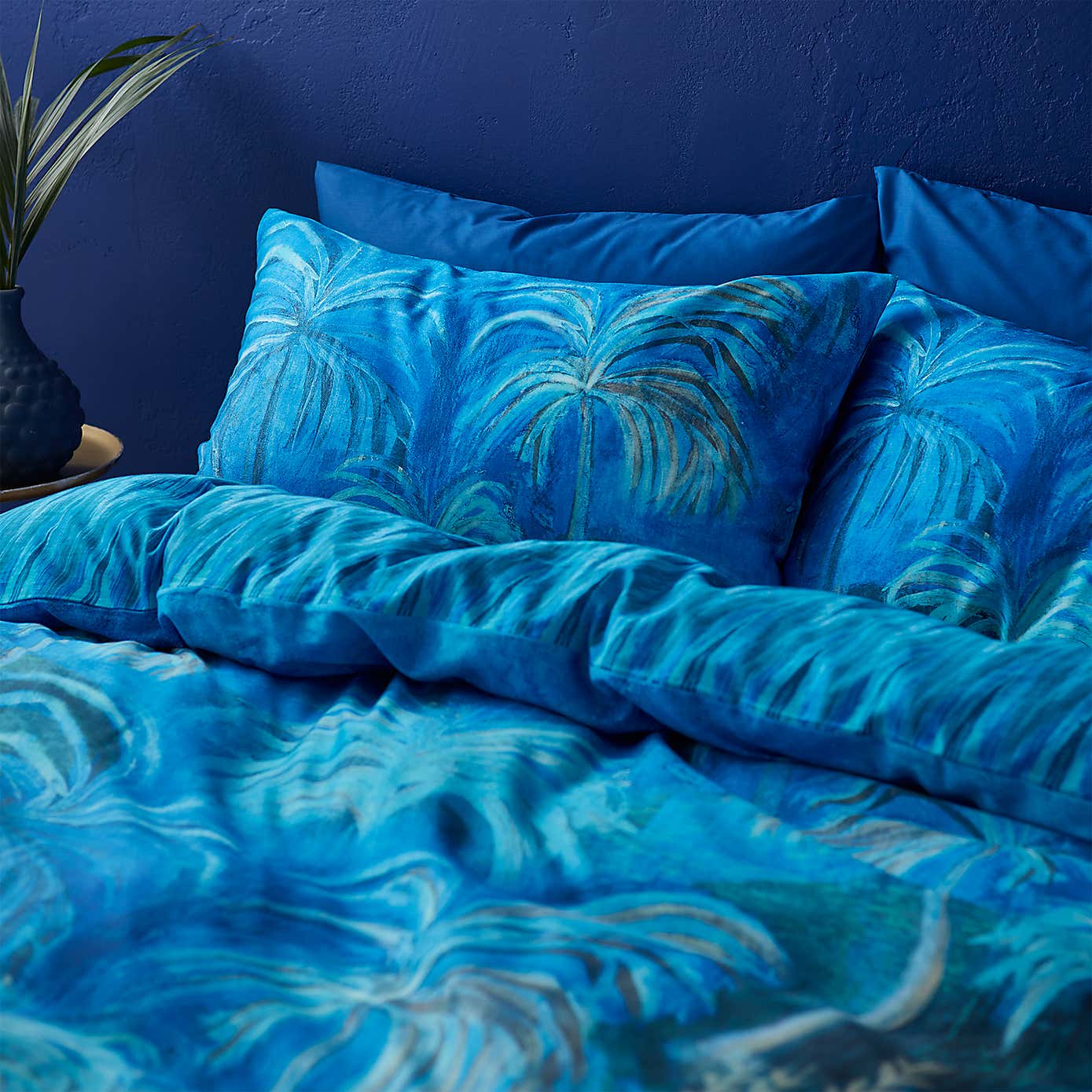 Matthew Williamson Midnight Palms Reversible Duvet Cover & Pillowcase Set