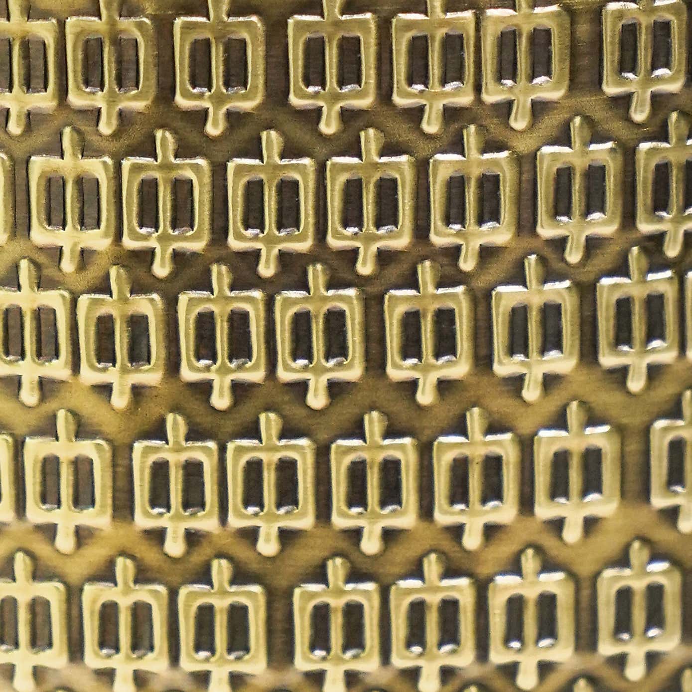 Solis Embossed Plant Pot