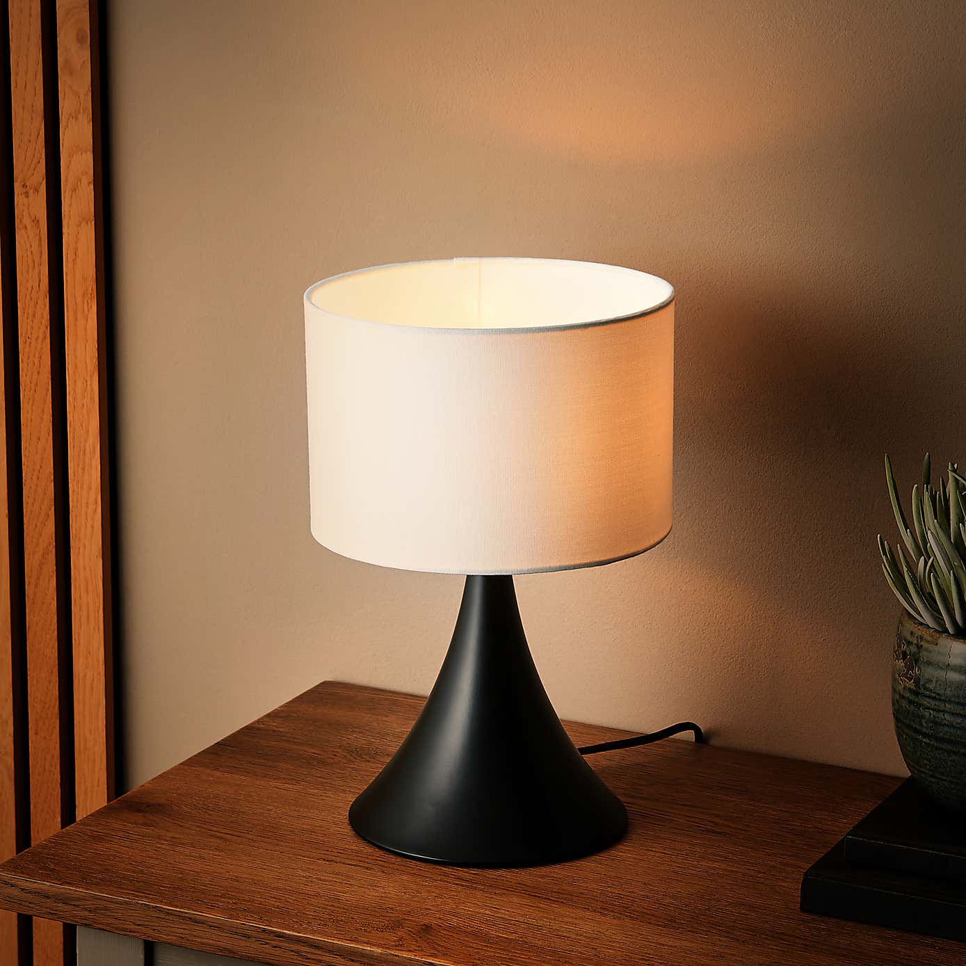 Tromp Modern Table Lamp