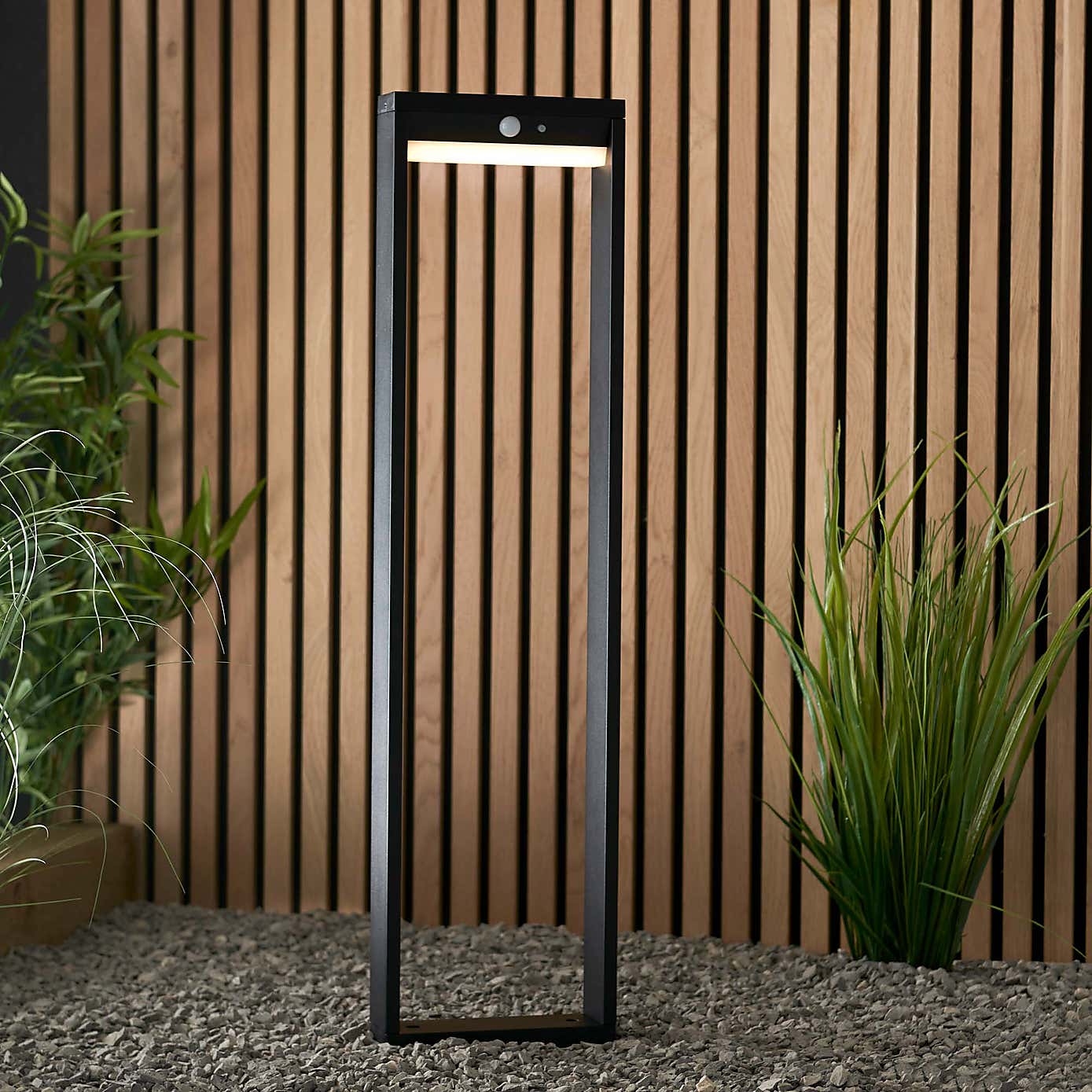 Vogue Callen 80cm Outdoor Solar PIR Floor Light