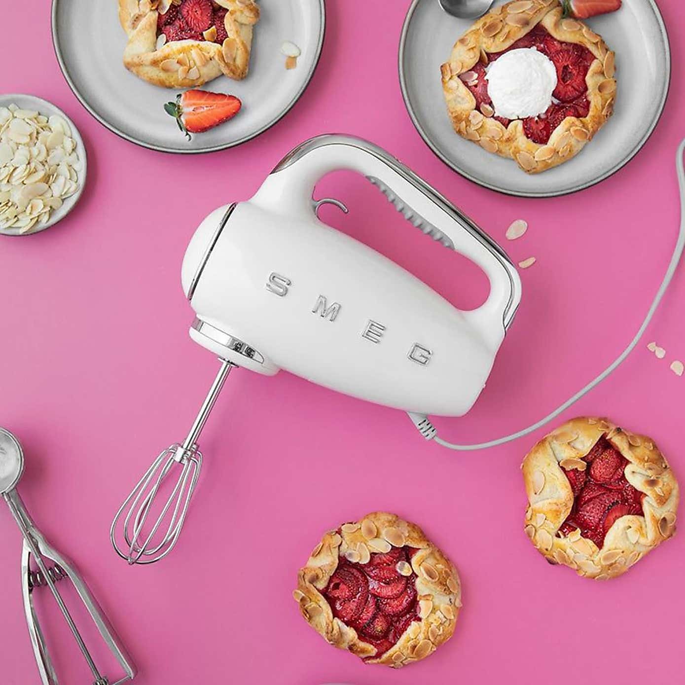 SMEG 50's Style Hand Mixer