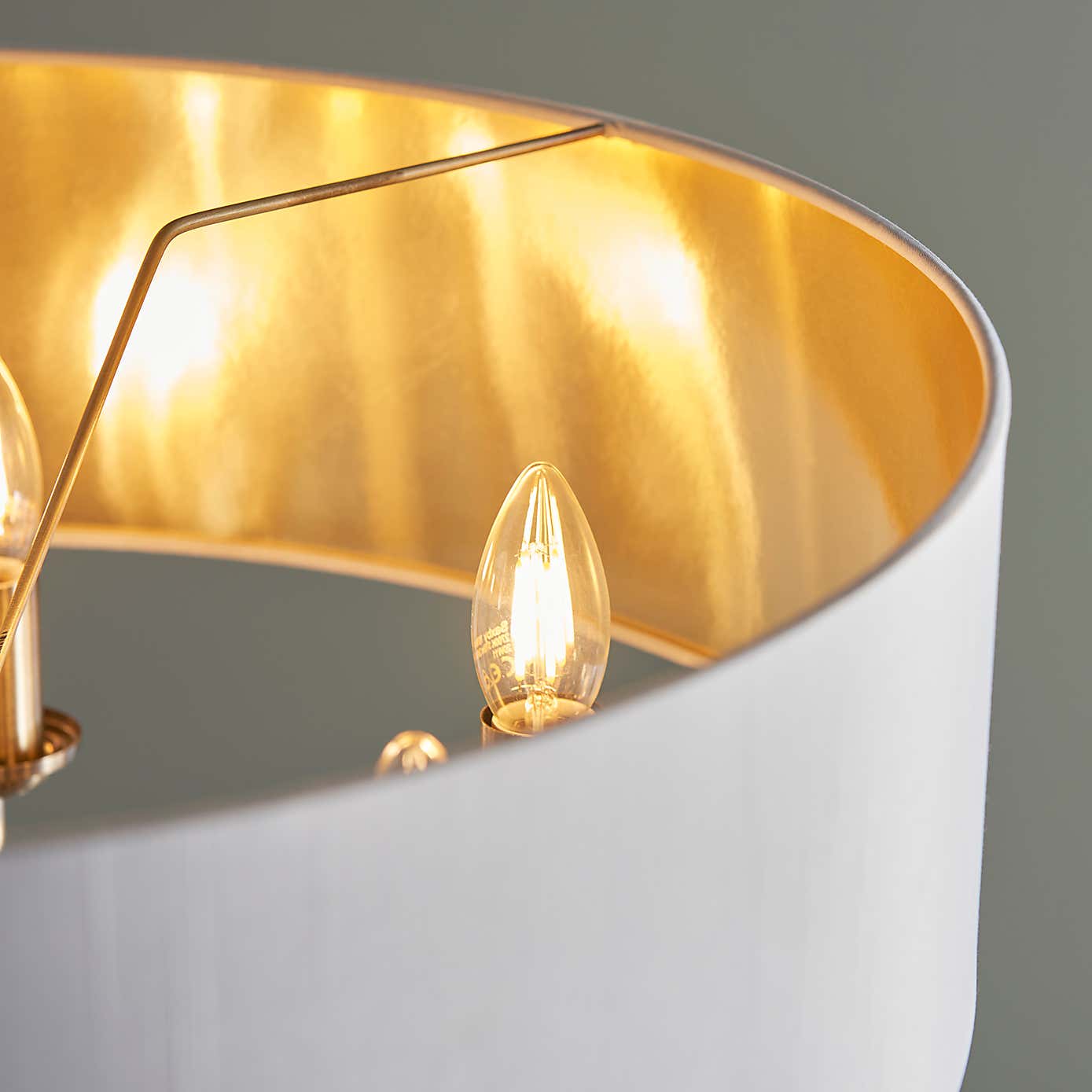 Vogue Sandringham 6 Light Pendant Light