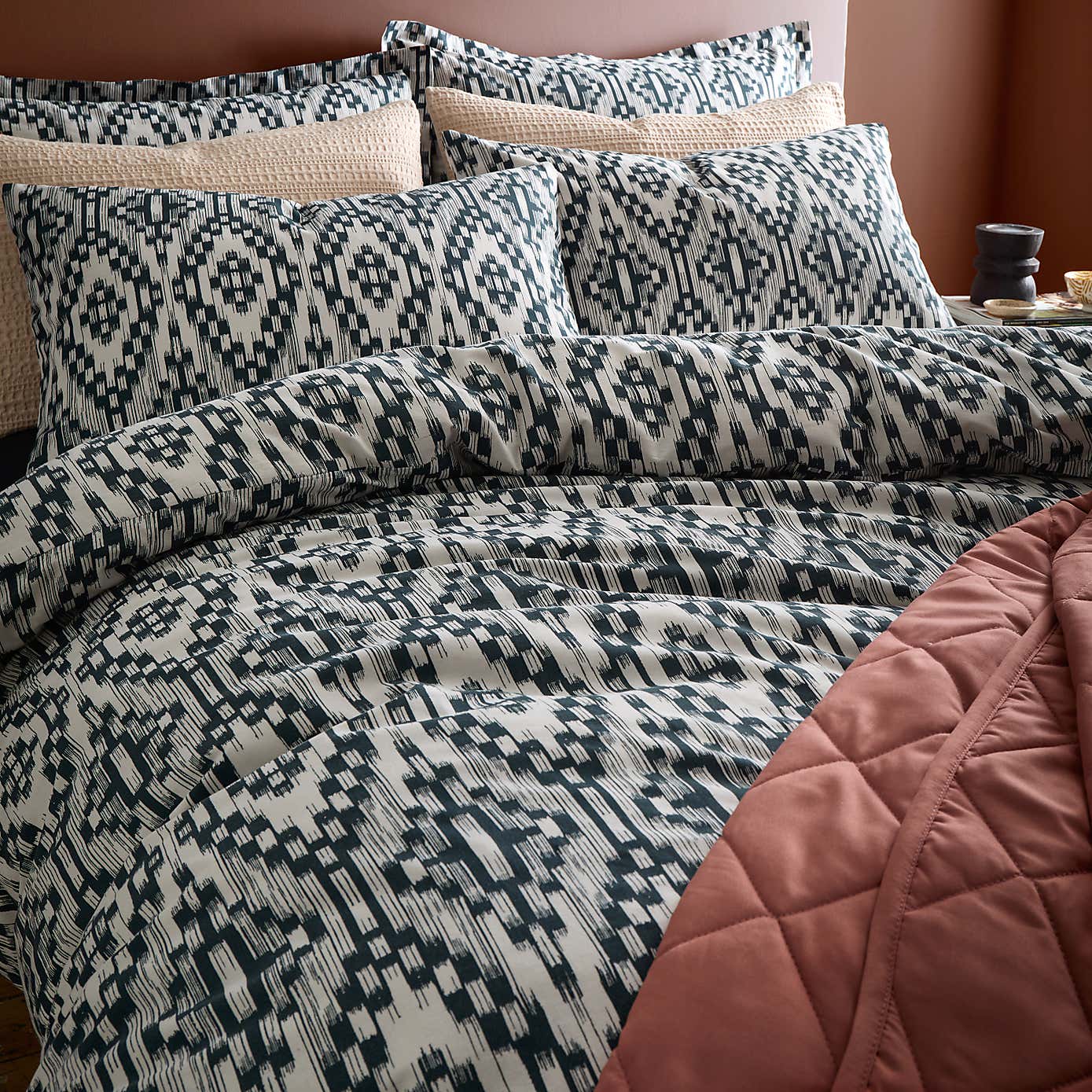 Syrah Ikat 100% Cotton Duvet Cover and Pillowcase Set