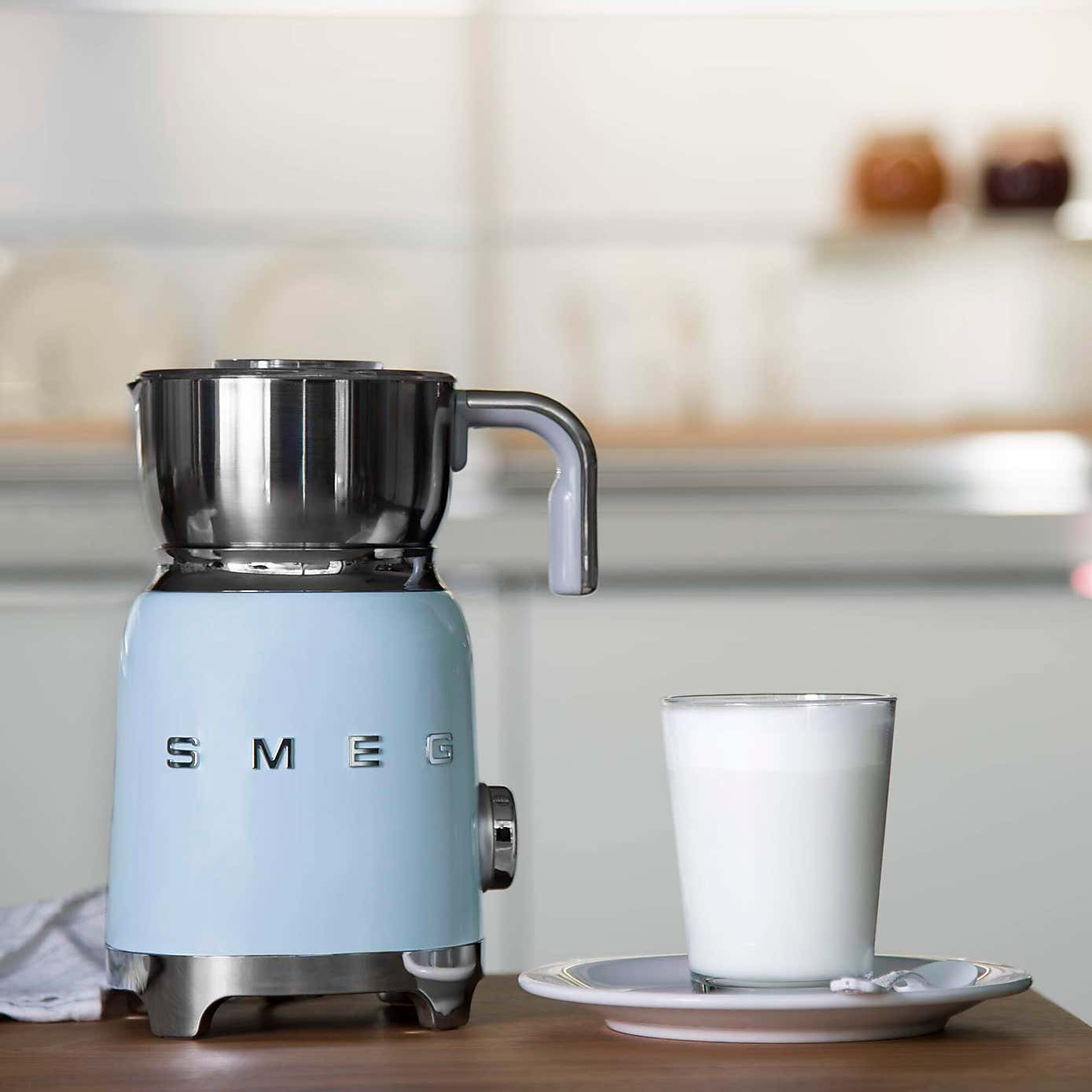SMEG Milk Frother