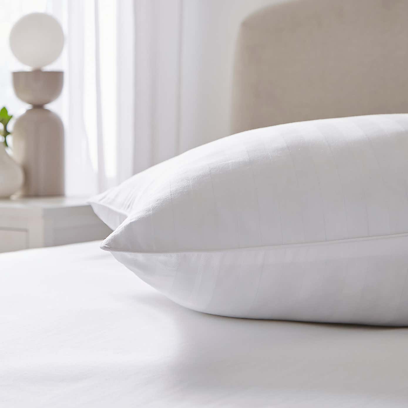 Hotel Luxury Cotton Kingsize Pillow