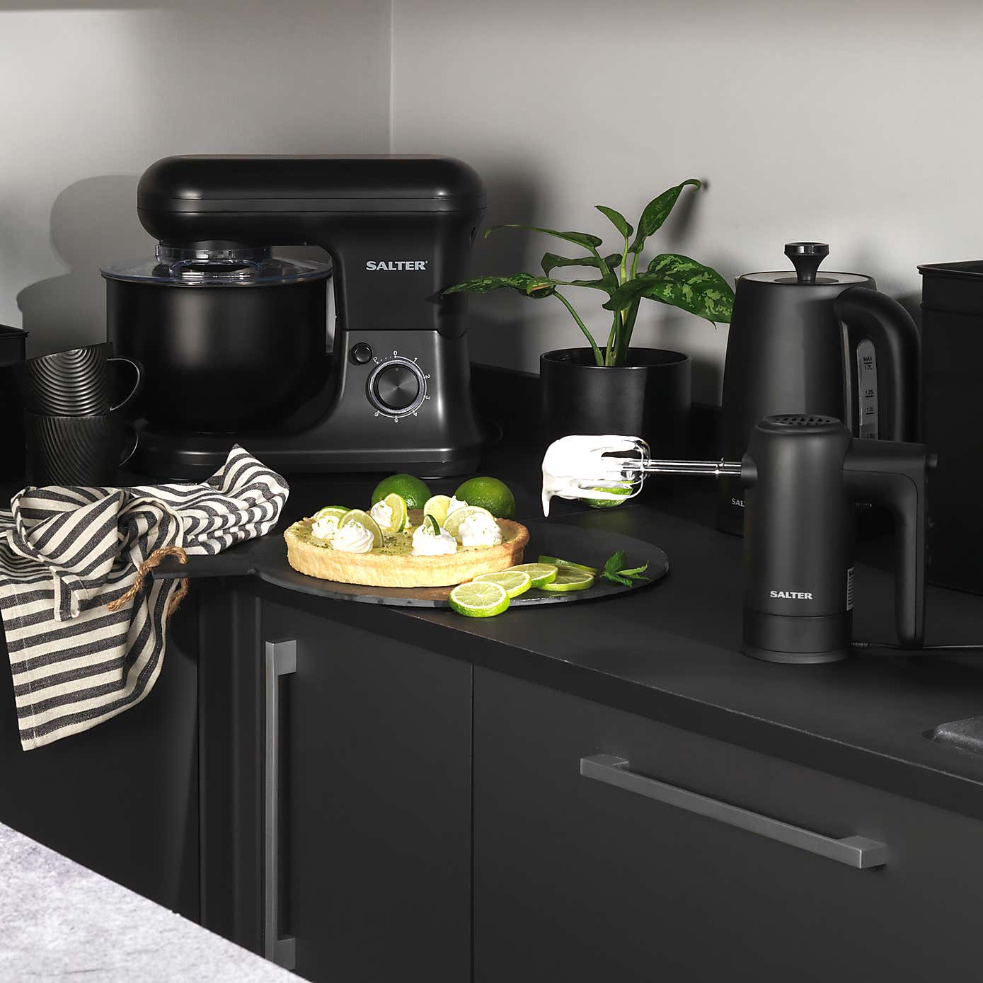 Salter Kuro Stand Mixer Black