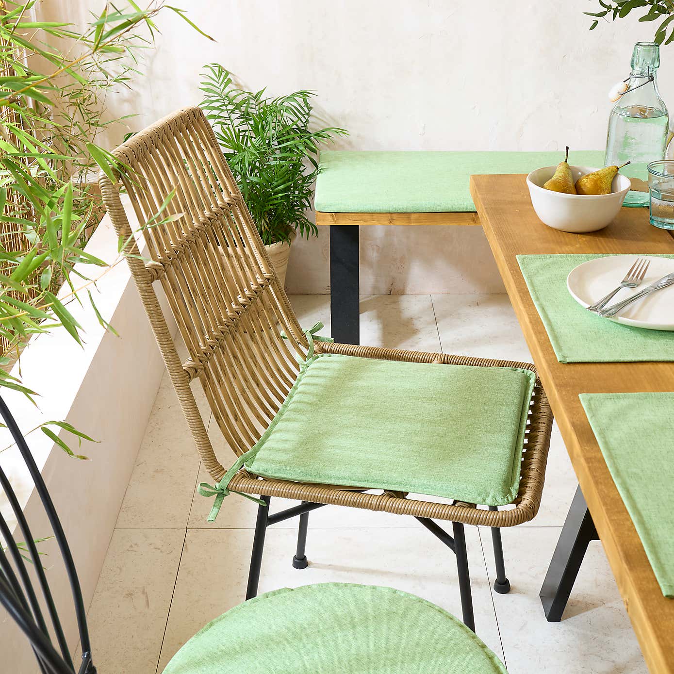 Set of 2 Water Resist Round Seat Pads