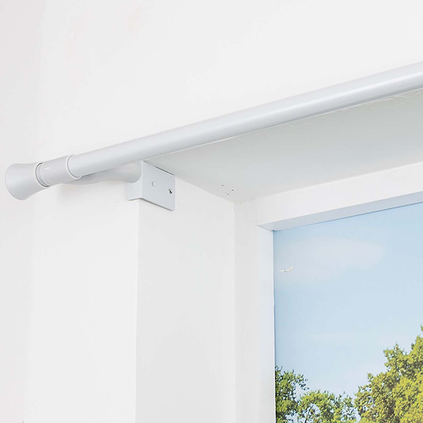 Trumpet No Drills Extendable Eyelet Curtain Pole