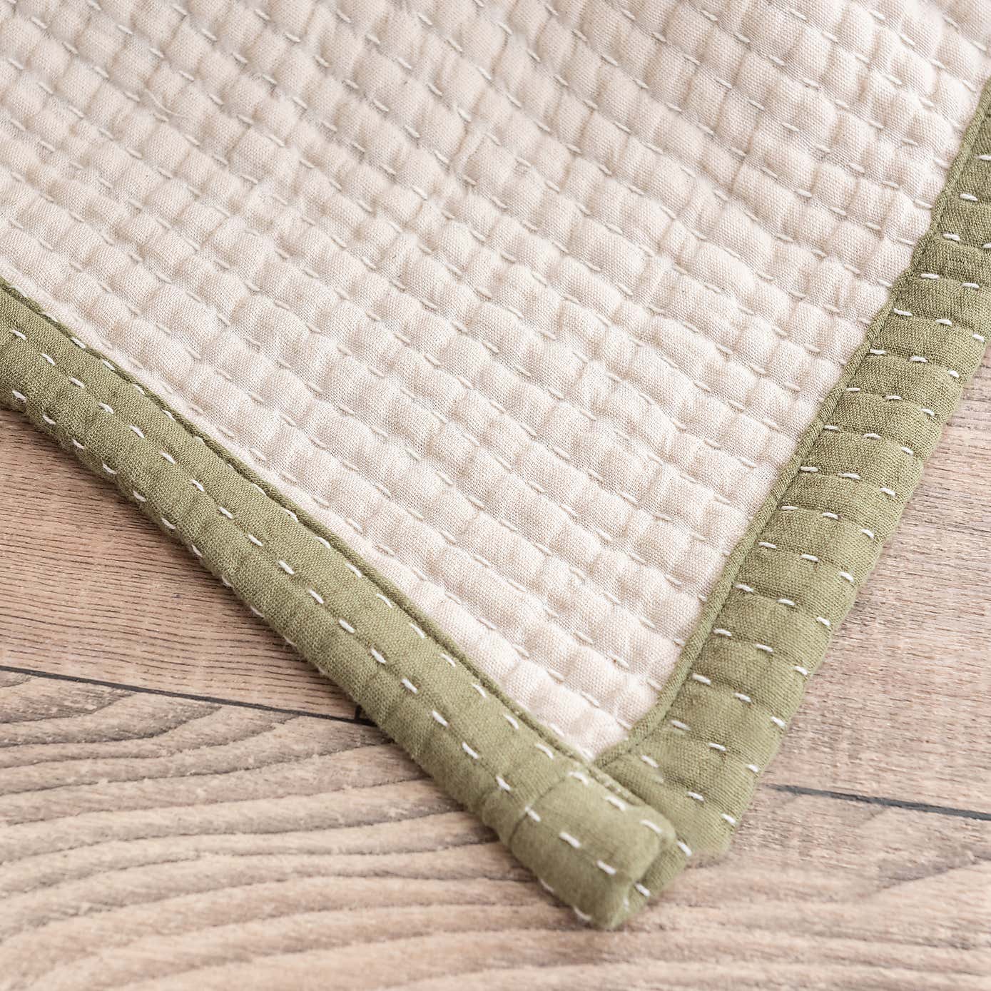 EL Milano 235cm x 235cm Throw