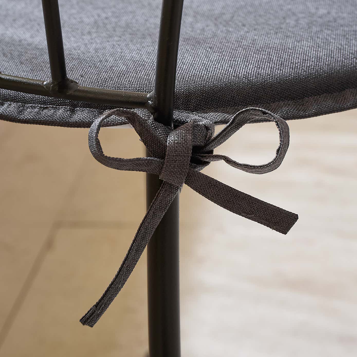 Set of 2 Water Resist Round Seat Pads