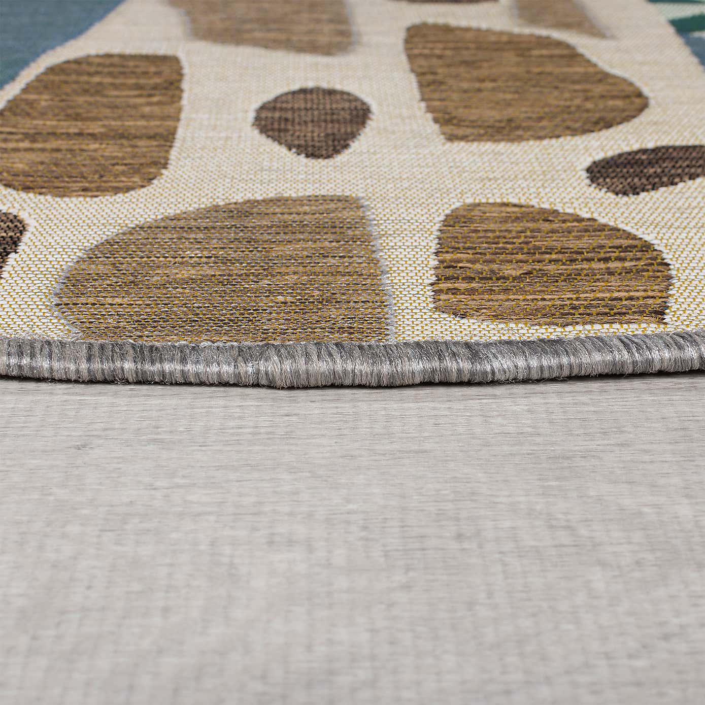 Eric Giraffe Tropical Outdoor Circle Rug