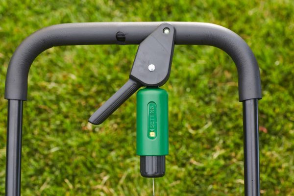 Scotts 32-lb Turf Builder Classic Drop Fertilizer Spreader