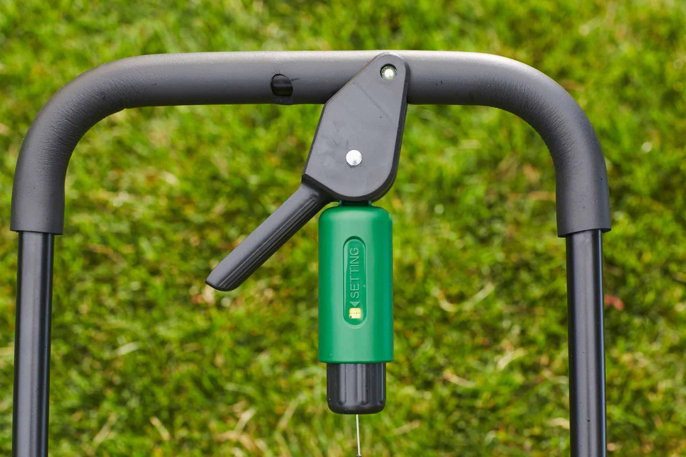 Scotts 32-lb Turf Builder Classic Drop Fertilizer Spreader