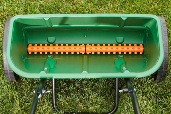 Scotts 32-lb Turf Builder Classic Drop Fertilizer Spreader