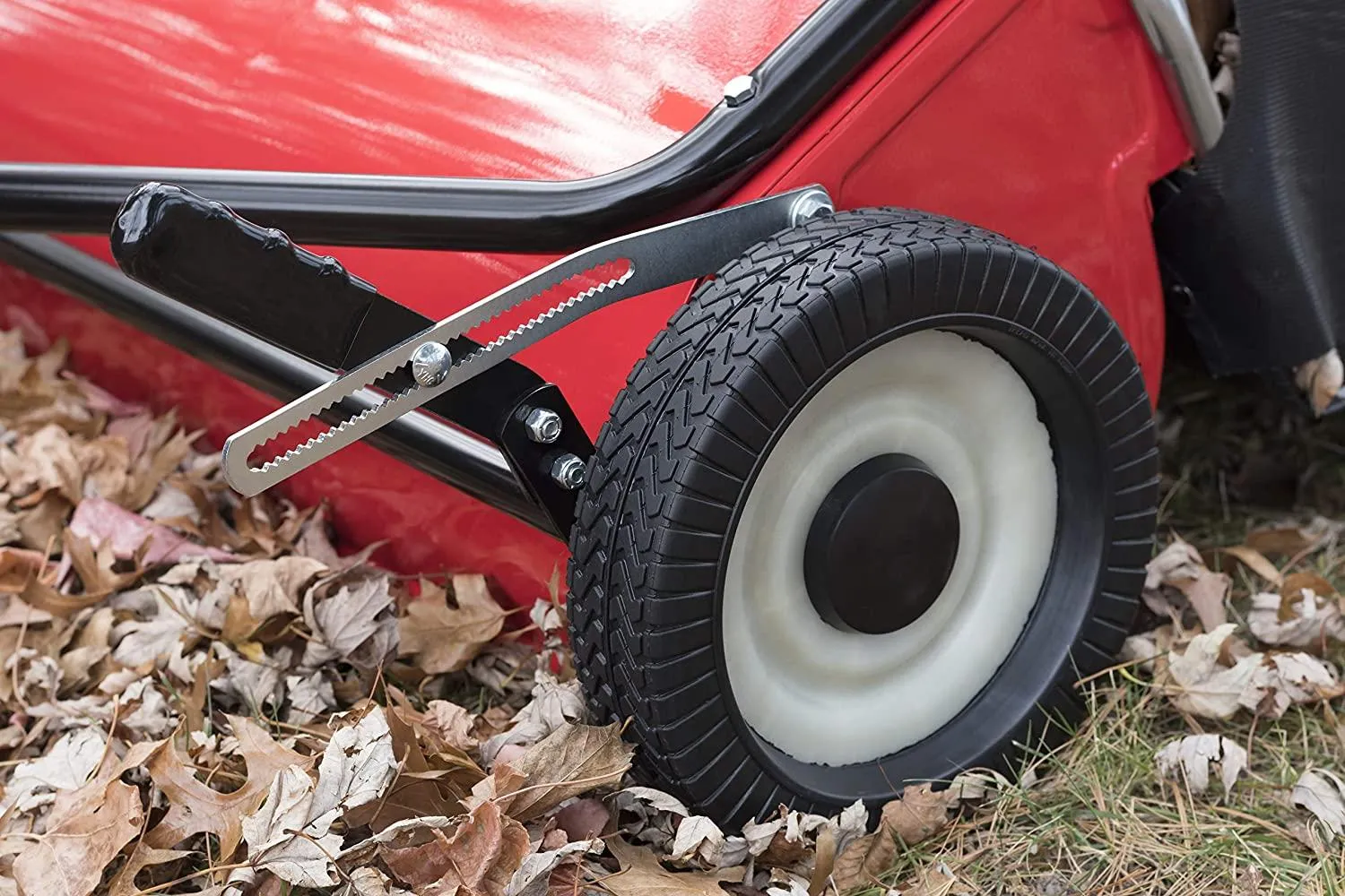 52 Tow Lawn Sweeper, Black