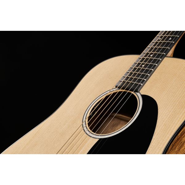 Martin Guitar D-12E -01 Koa