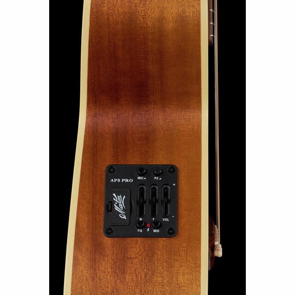 Maton EBG808 Tommy Emmanuel