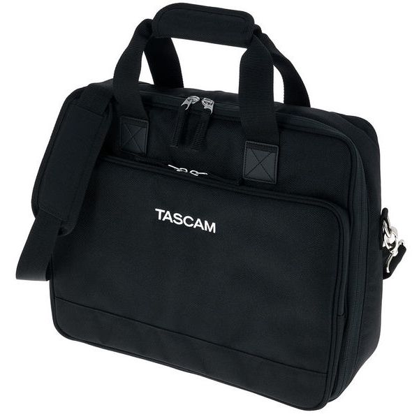 Tascam Mixcast 4 Bag Bundle