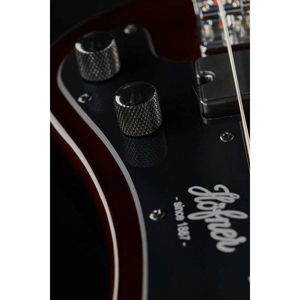 H&ouml;fner Shorty Bass Root Beer