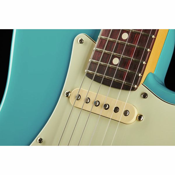 Fender AM Pro II Strat HSS MBL