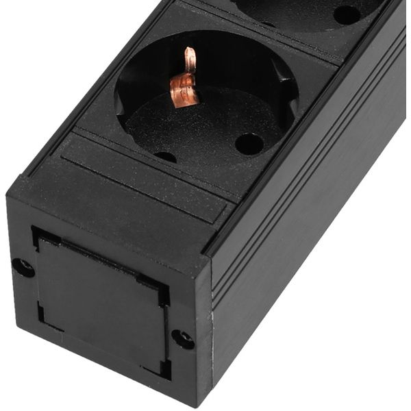 Adam Hall 87471 19" Power Strip