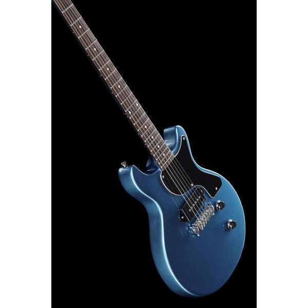 Harley Benton DC-Junior Pelham Blue Bundle