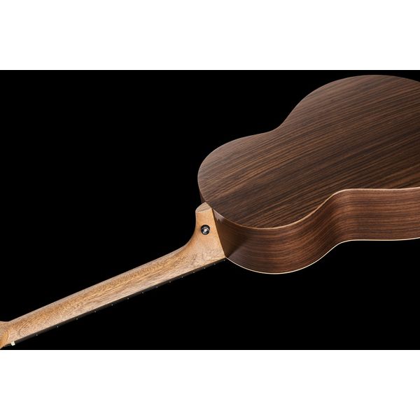 Sheeran by Lowden W02