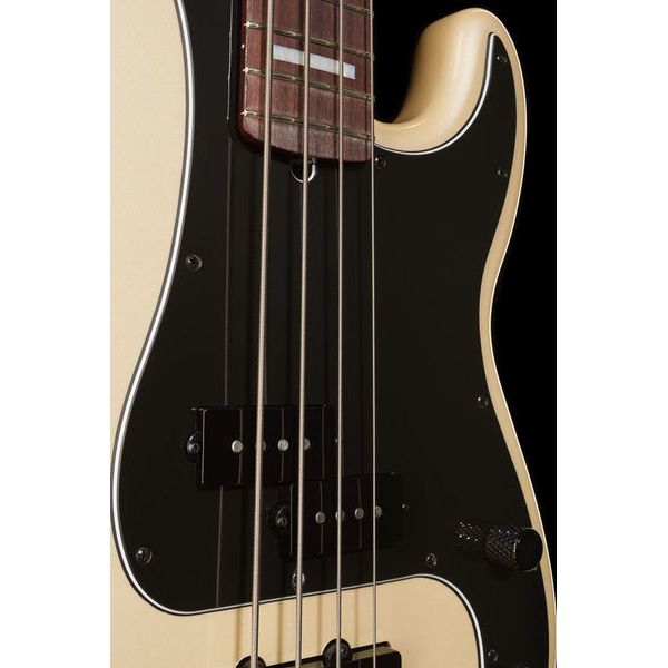 Fender Duff McKagan DLX P Bass RW WPL