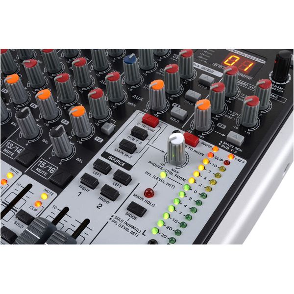 Behringer Xenyx X2222USB