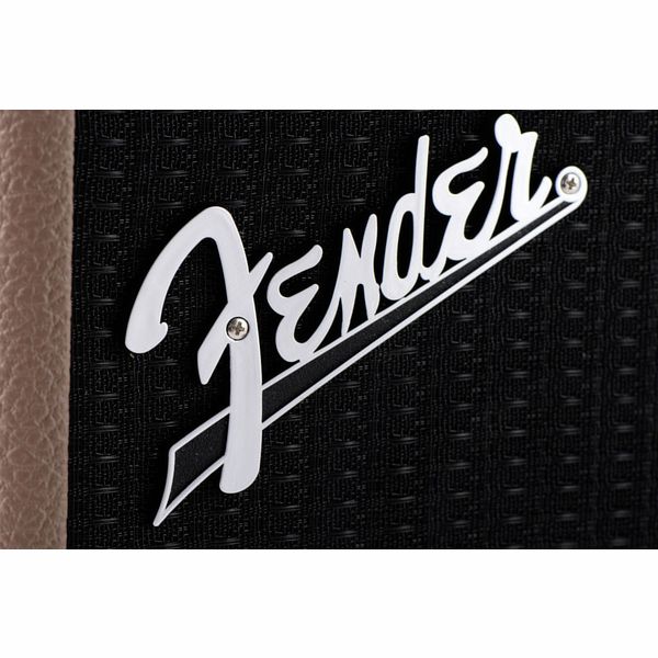 Fender Acoustasonic 15