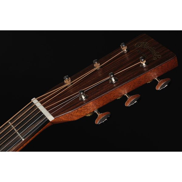 Martin Guitar D-28 Satin Amberburst