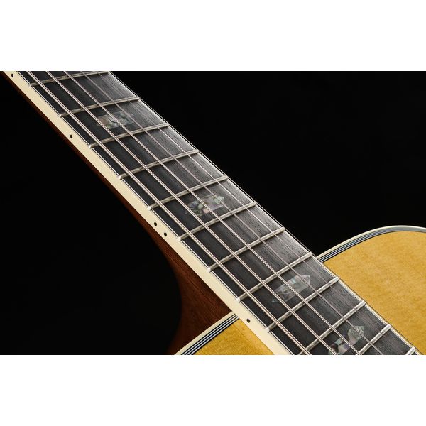 Martin Guitar J-40
