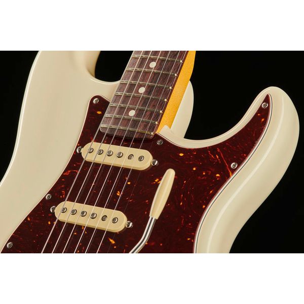 Fender AM Pro II Strat OWT