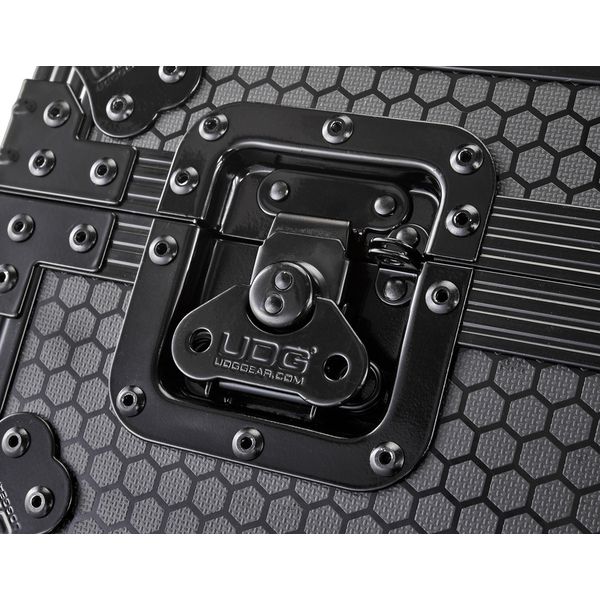 UDG Ultimate Flight Case DDJ-REV7