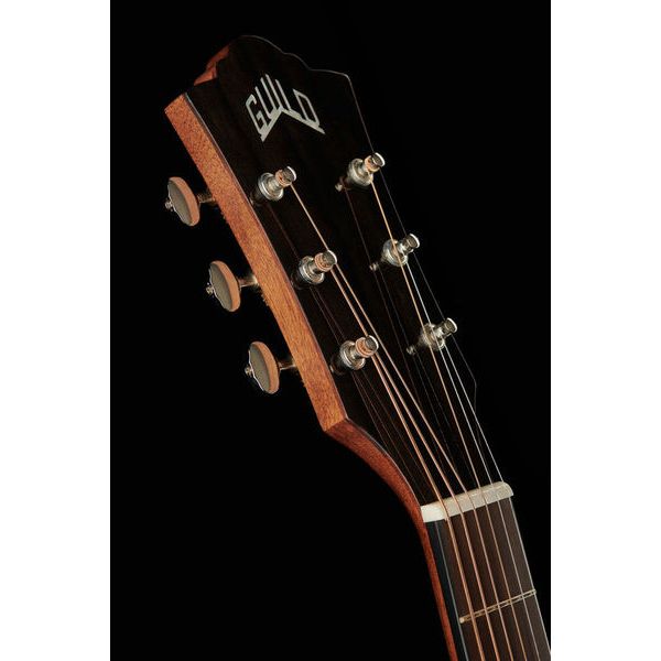 Guild OM-260CE Deluxe Burl LTD