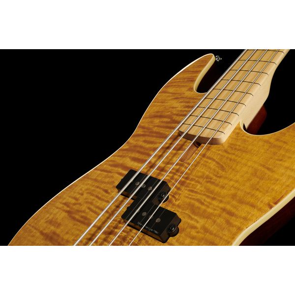 Marcus Miller U5 NT MN Short FL