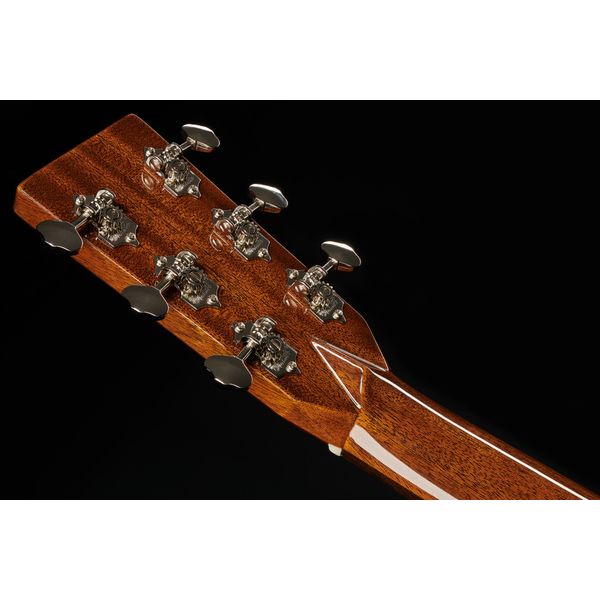 Martin Guitar 000-28EC Sunburst