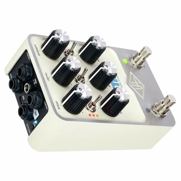 Universal Audio UAFX Astra Modulation Machine