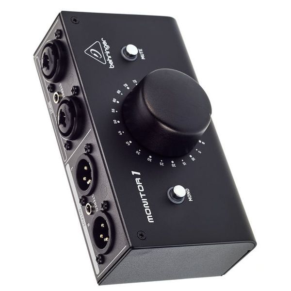 Behringer Monitor1