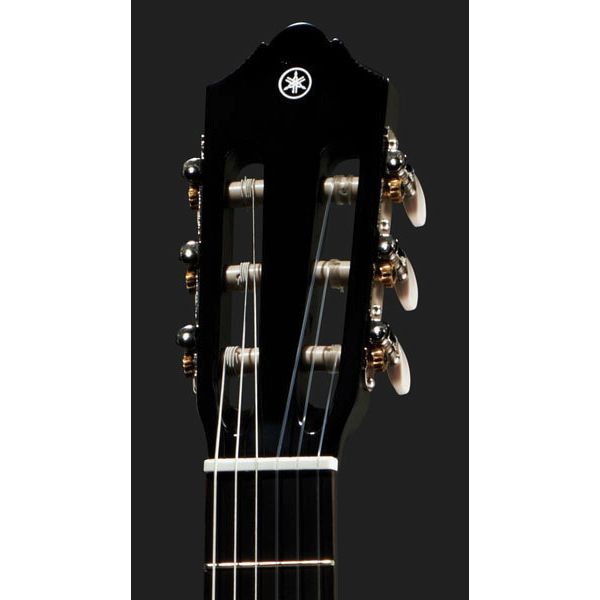 Yamaha C40 BL Bundle 1