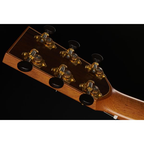 Lakewood J-45 Custom CP Showroom