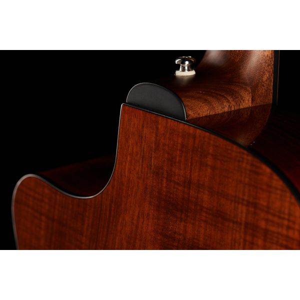 Guild OM-260CE Deluxe BW