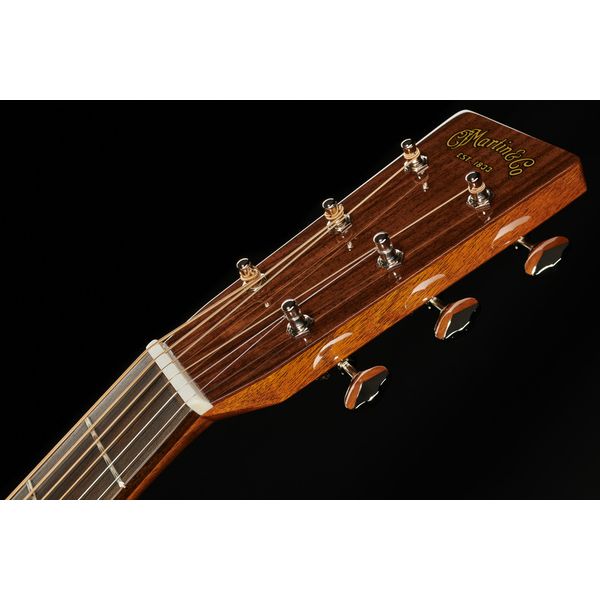 Martin Guitar 000-28EC Sunburst