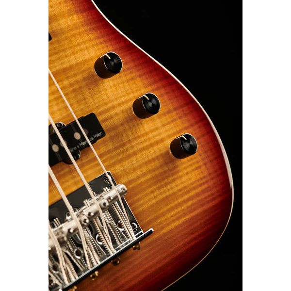 Marcus Miller U5 TS MN Short