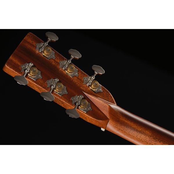 Martin Guitar 00028 Sunburst