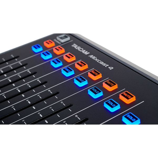 Tascam Mixcast 4 Bag Bundle