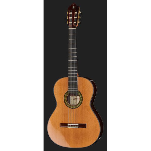 Alhambra 11 P w/Case