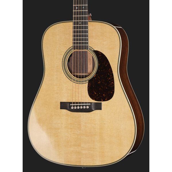 Martin Guitar HD28E