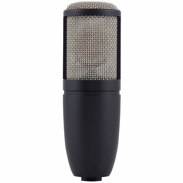 AKG P220