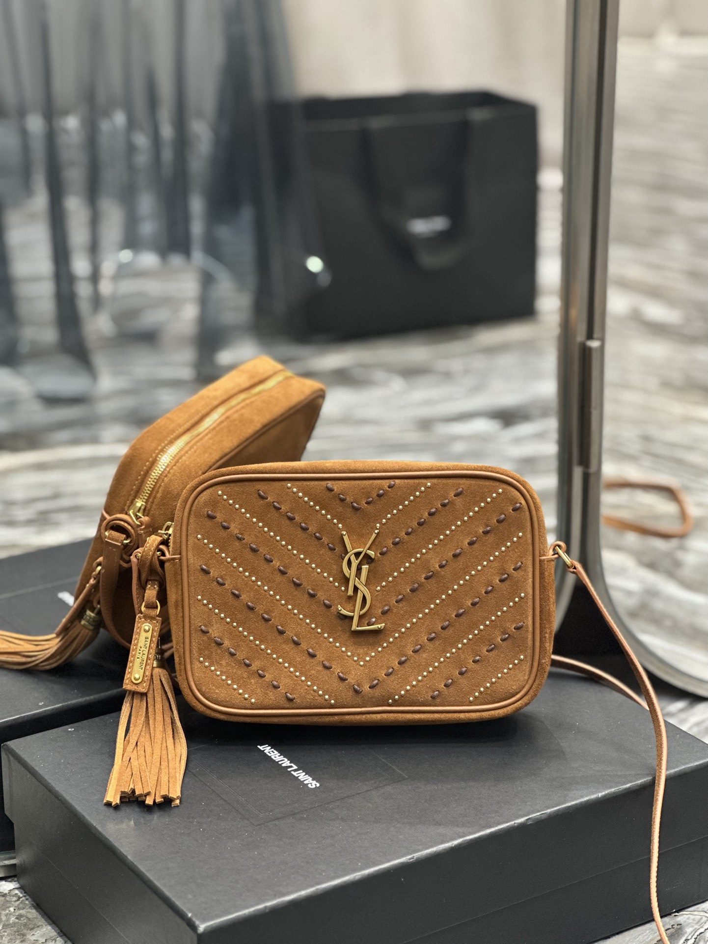 Saint Laurent – Lou suede camera bag – women – Calf Leather – One Size – Brown